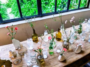 How to make rustic wedding decorations with glass milk bottles