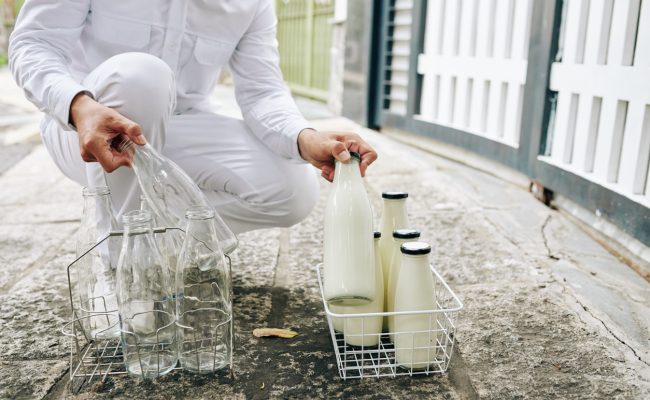 6 Steps Proving That Milk Delivery Is Easier Than Ordering Pizza